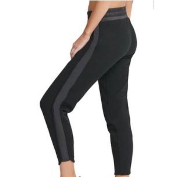 DKNY Relaxed-Leg Fleece Joggers Black NWT - Picture 1 of 3